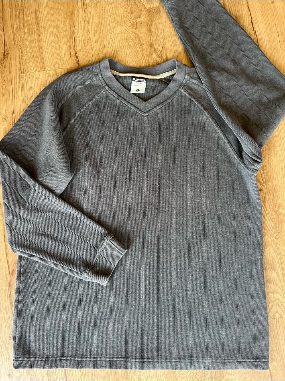 Columbia XCO Men’s Large Gray V-Neck Ribbed Pullover Sweater